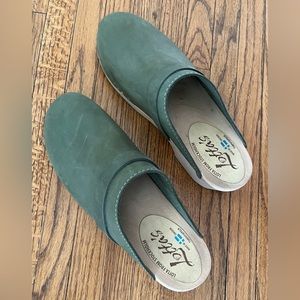 Lotta from Stockholm classic green clogs size 41 (US 9.5)